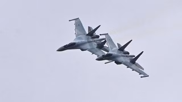 istrebiteli-su-35s-ialcgk3t-1766641501t.jpg