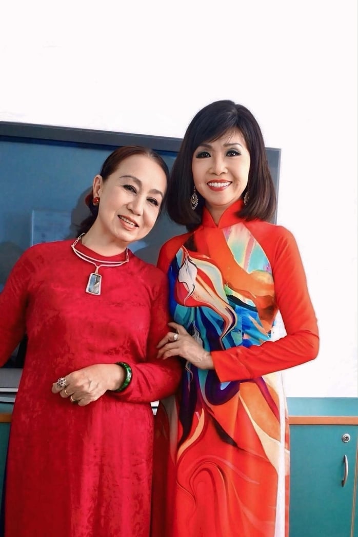 NSƯT ca sĩ Hồng Vân nhớ về những đồng nghiệp xưa trên con đường nghệ thuật - Ảnh 3.