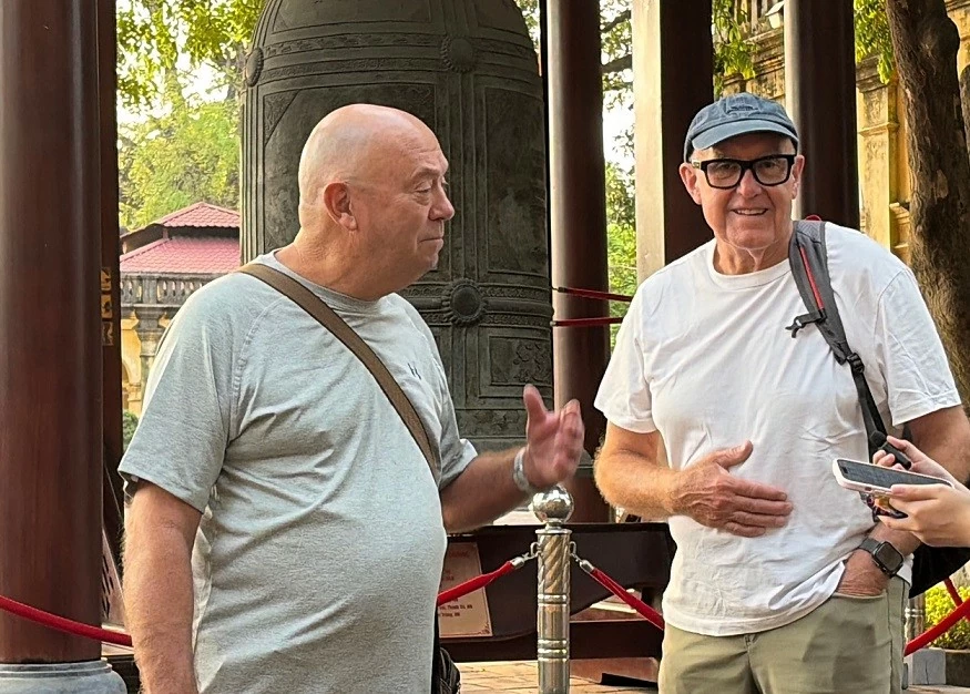 13.23. Hanoj láká turisty svou bohatou historií. Sức hút từ chiều sâu lịch sử