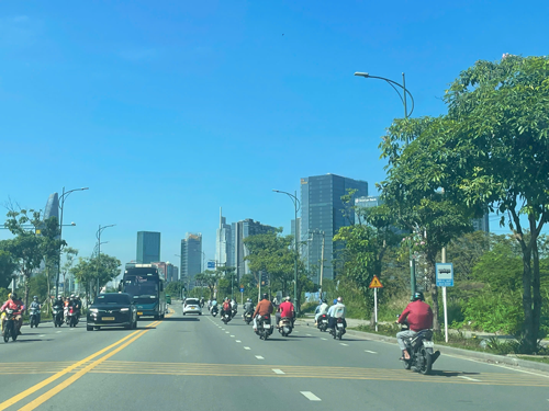Paradoks siły nabywczej niedrogich i luksusowych apartamentów w Ho Chi Minh City w 2026 r. – obraz 1. Nghịch lý sức mua căn hộ giá rẻ và căn hộ cao cấp tại TP HCM 2026 - Ảnh 1.