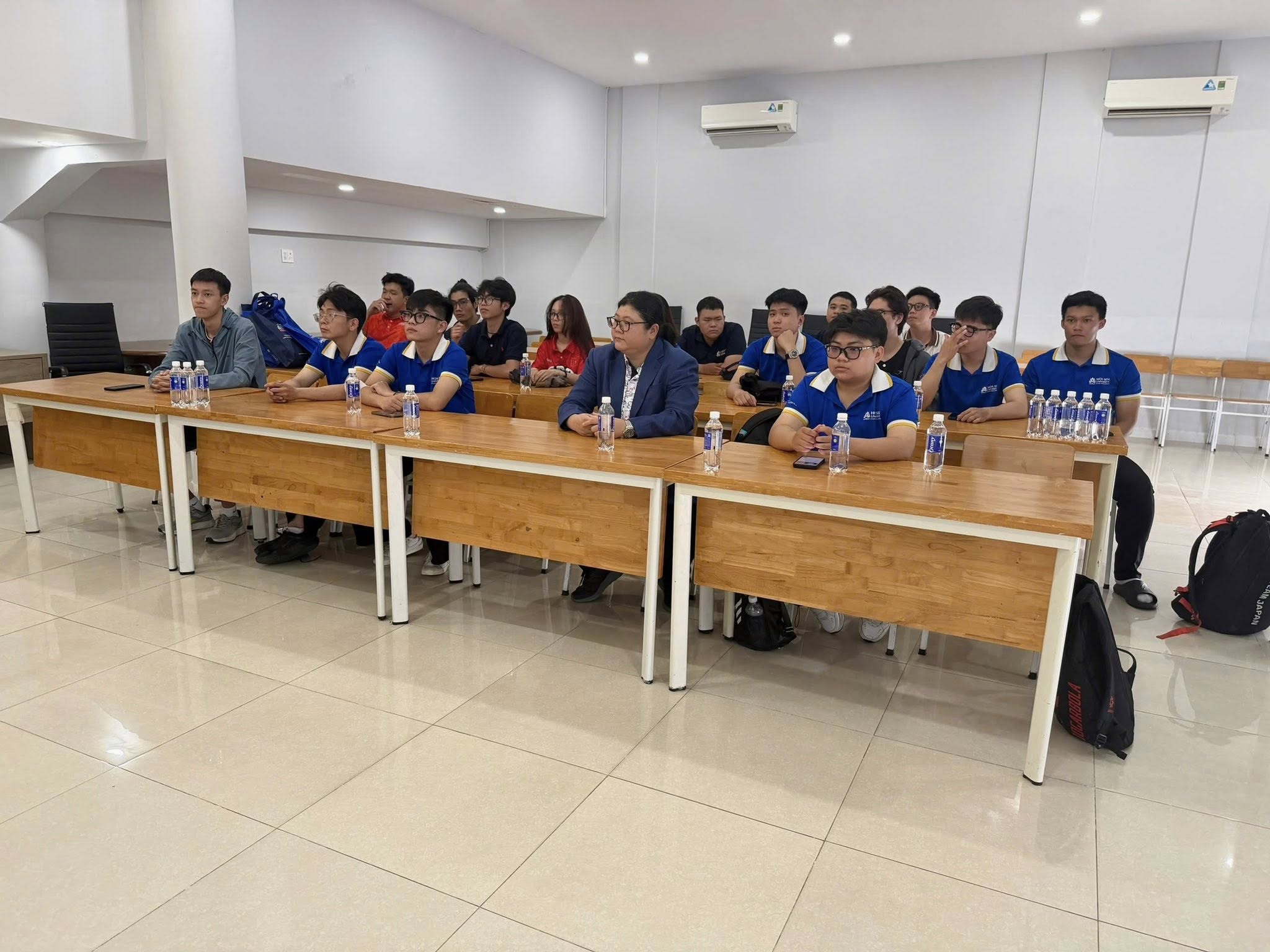 Les étudiants de HSU explorent l'écosystème de l'industrie du sport grâce à des stages pratiques.