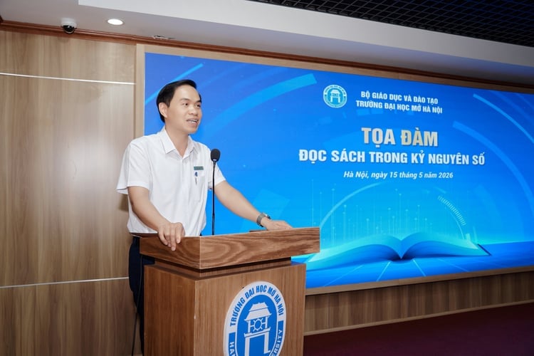 PGS.TS Dương Thăng Long – Phó Hiệu trưởng Trường Đại học Mở Hà Nội phát biểu khai mạc. Ảnh: BTC  