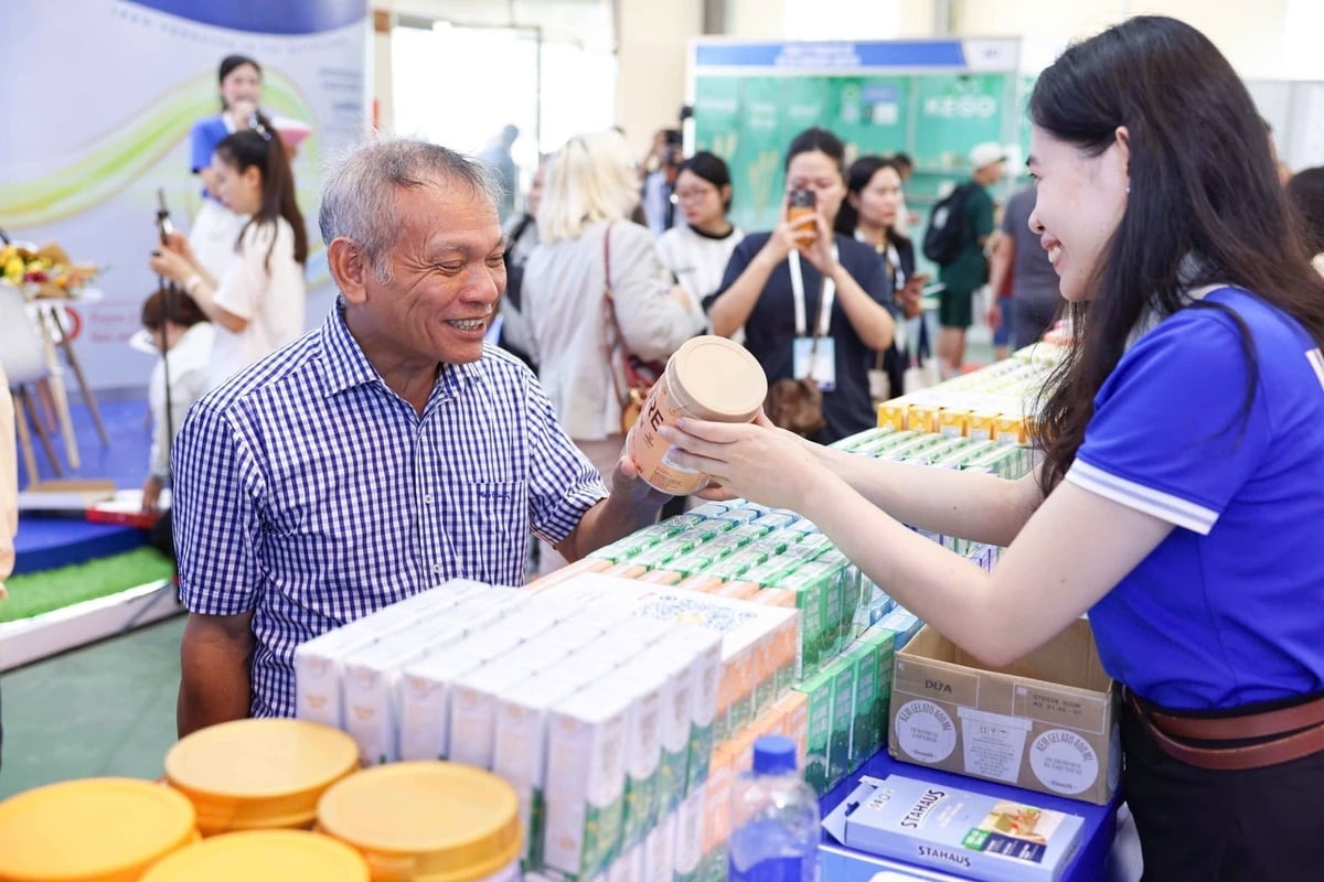 Vietnam Dairy 2026 ghi nhận sự tham gia của nhiều thương hiệu lớn trong lĩnh vực sữa và dinh dưỡng như: Vinamilk, Tetra Pak, Nestlé, FrieslandCampina, Vinasoy, VitaDairy, Hanoi Milk, Mộc Châu Milk, Abbott, Nutricare, Morinaga và Eurofins. Ảnh: VDA.