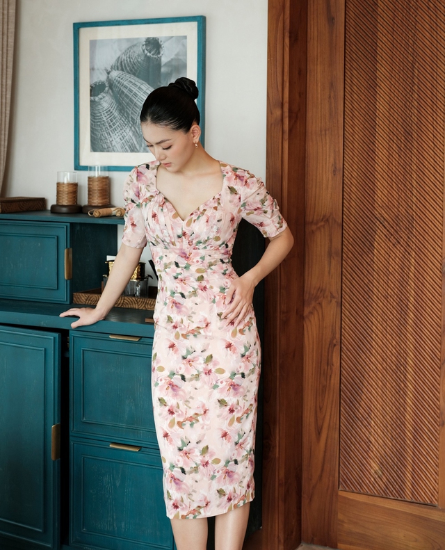 Kiểu váy họa tiết ấn tượng nhất mùa  - Ảnh 3.