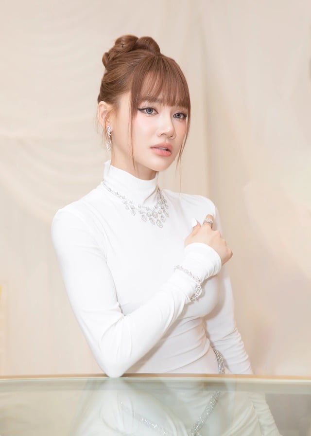 Diễn viên Nhã Phương đính chính - Ảnh 1.