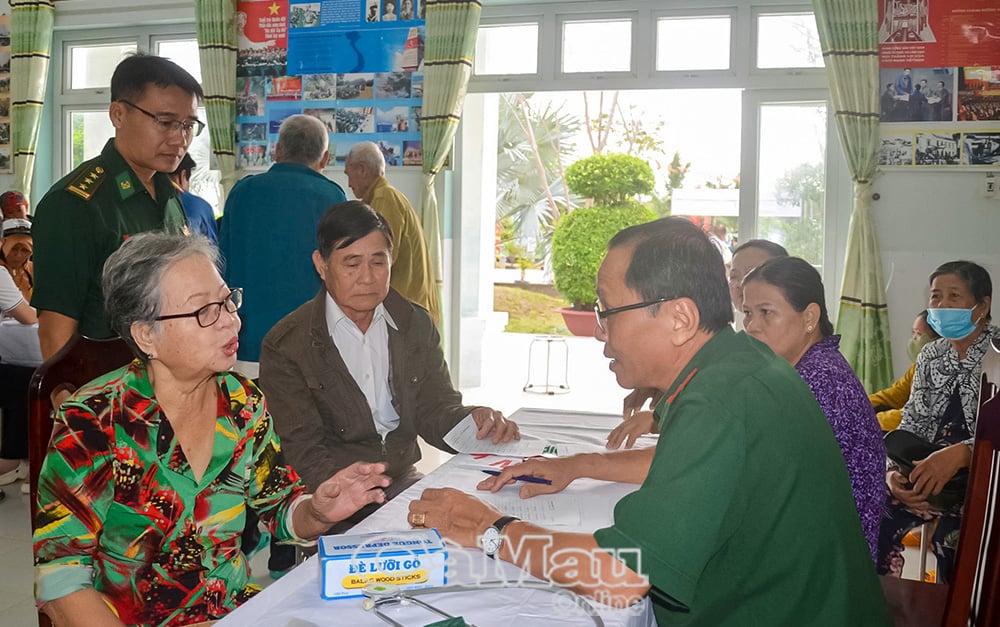 ด่านรักษาชายแดนกาญเหา ให้บริการตรวจสุขภาพและจ่ายยาฟรี