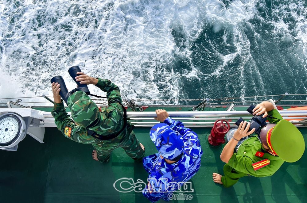 ກອງກຳລັງບັງຄັບໃຊ້ກົດໝາຍປະສານງານ ແລະ ເພີ່ມທະວີຄວາມພະຍາຍາມຢ່າງເປັນປົກກະຕິເພື່ອຮັບປະກັນຄວາມປອດໄພ ແລະ ຄວາມເປັນລະບຽບຮຽບຮ້ອຍໃນທະເລ.