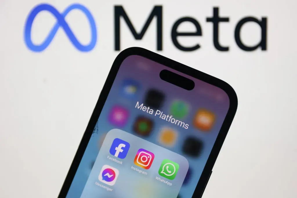 Có gì ở bản Facebook, Instagram và WhatsApp trả phí? - Ảnh 1.