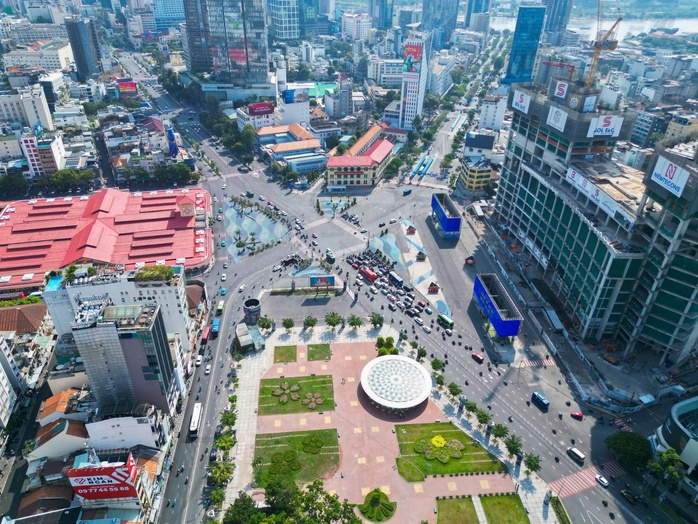 Xây dựng và phát triển TP HCM trong kỷ nguyên mới: Giữ an sinh trong hành trình bứt phá - Ảnh 1.