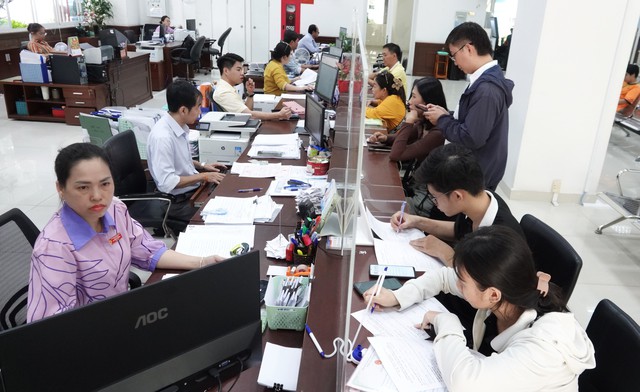 TP.HCM giảm hàng trăm đầu mối, trao thêm quyền cho phường, xã - Ảnh 3.