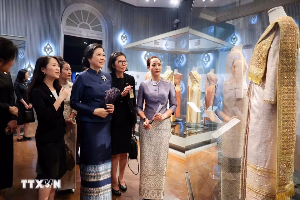 Phu nhân Ngô Phương Ly thăm bảo tàng tại Bangkok- Ảnh 2.
