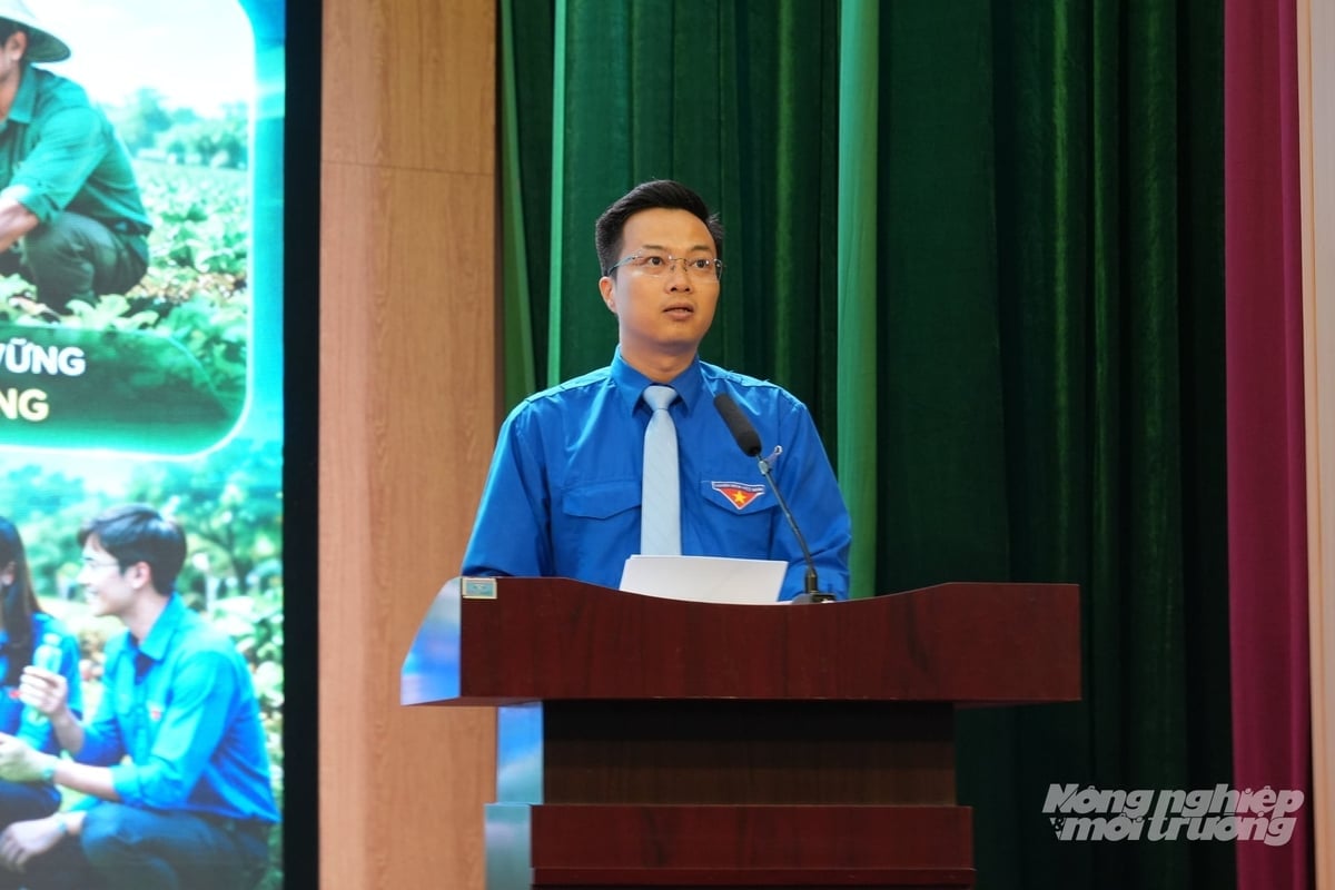 Đồng chí Tạ Hồng Sơn - Ủy viên Ban Chấp hành Trung ương Đoàn, Bí thư Đoàn Bộ Nông nghiệp và Môi trường phát biểu tại Lễ phát động. Ảnh: Thu Trang.