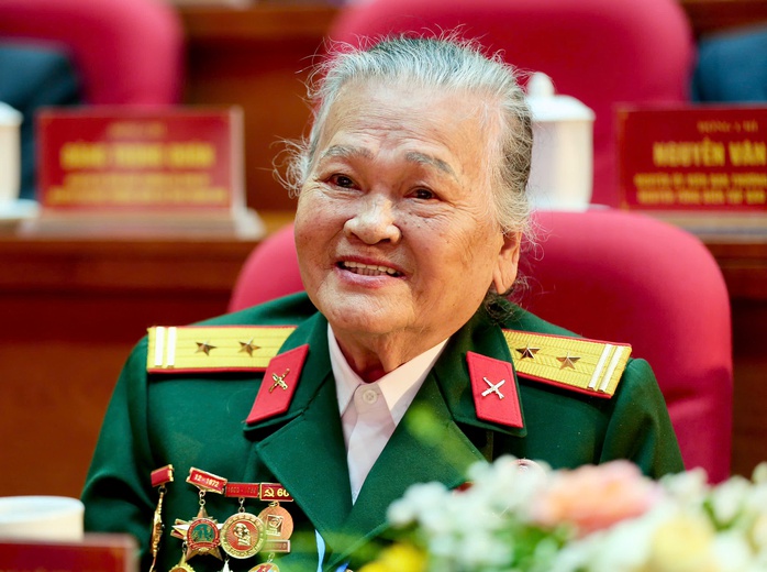 វីរភាពអមតៈរយៈពេល 60 ឆ្នាំចាប់តាំងពីជ័យជម្នះ Ham Rong - រូបថតទី 5។ Bản hùng ca bất tử 60 năm Hàm Rồng chiến thắng- Ảnh 5.