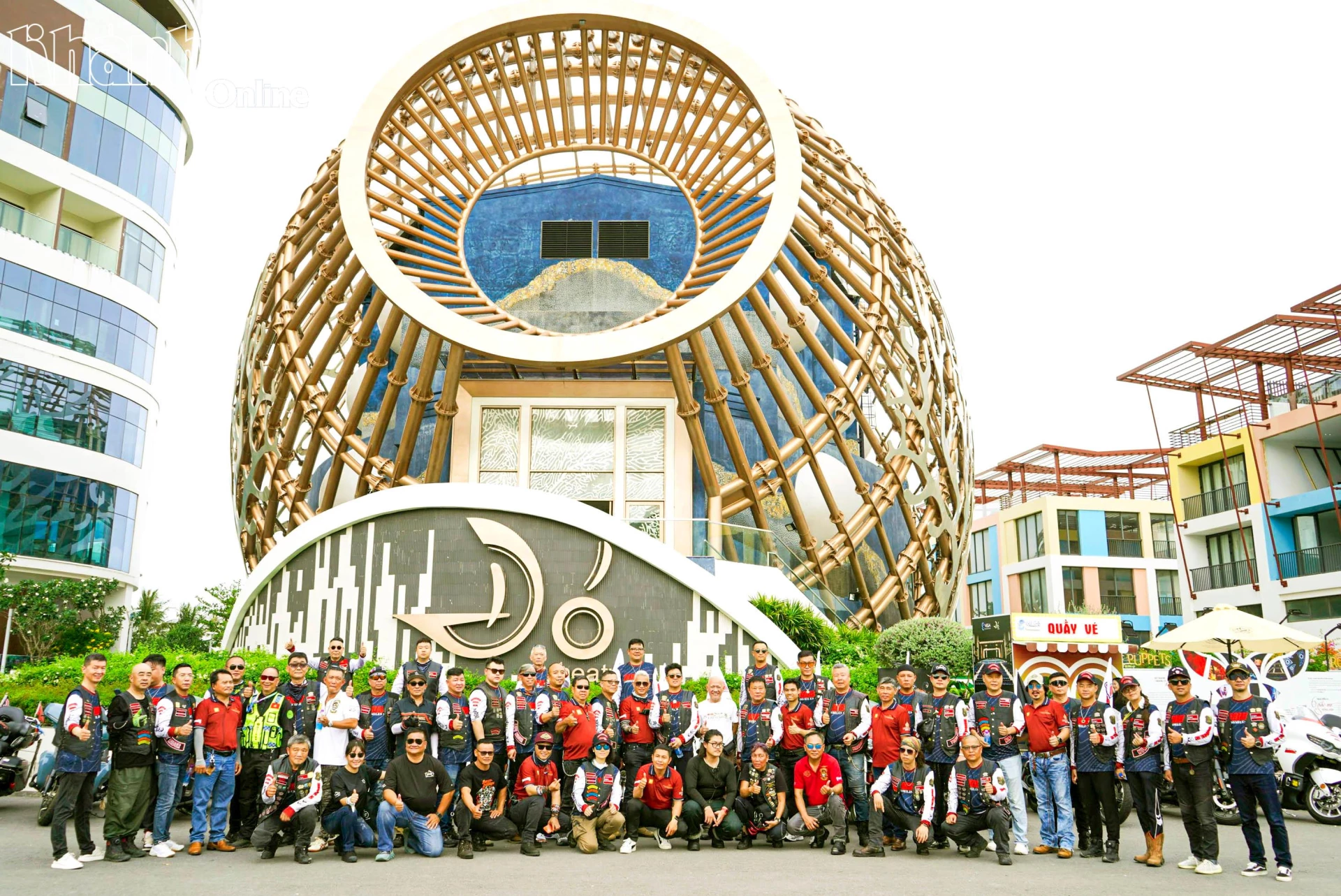 Các thành viên Câu lạc bộ Mô tô thể thao H-D TP. Hồ Chí Minh và 10000Miles Club China háo hức tham gia Lễ hội Mô tô phân khối lớn châu Á - Thái Bình Dương tại Nha Trang - Khánh Hòa.