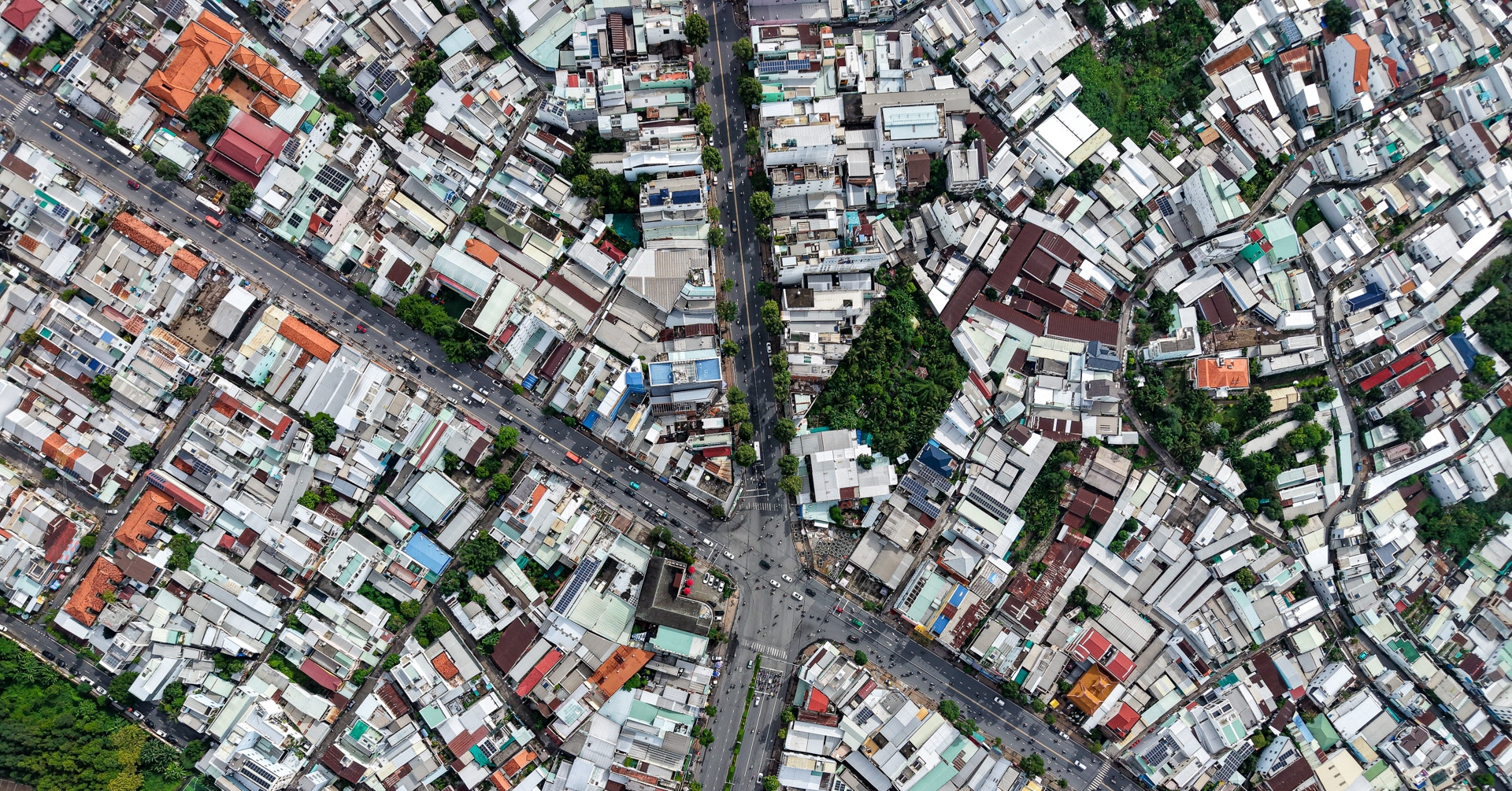 Fraudulent Property Transfer: Court Nullifies Multiple Land Sales and Mortgage Contracts