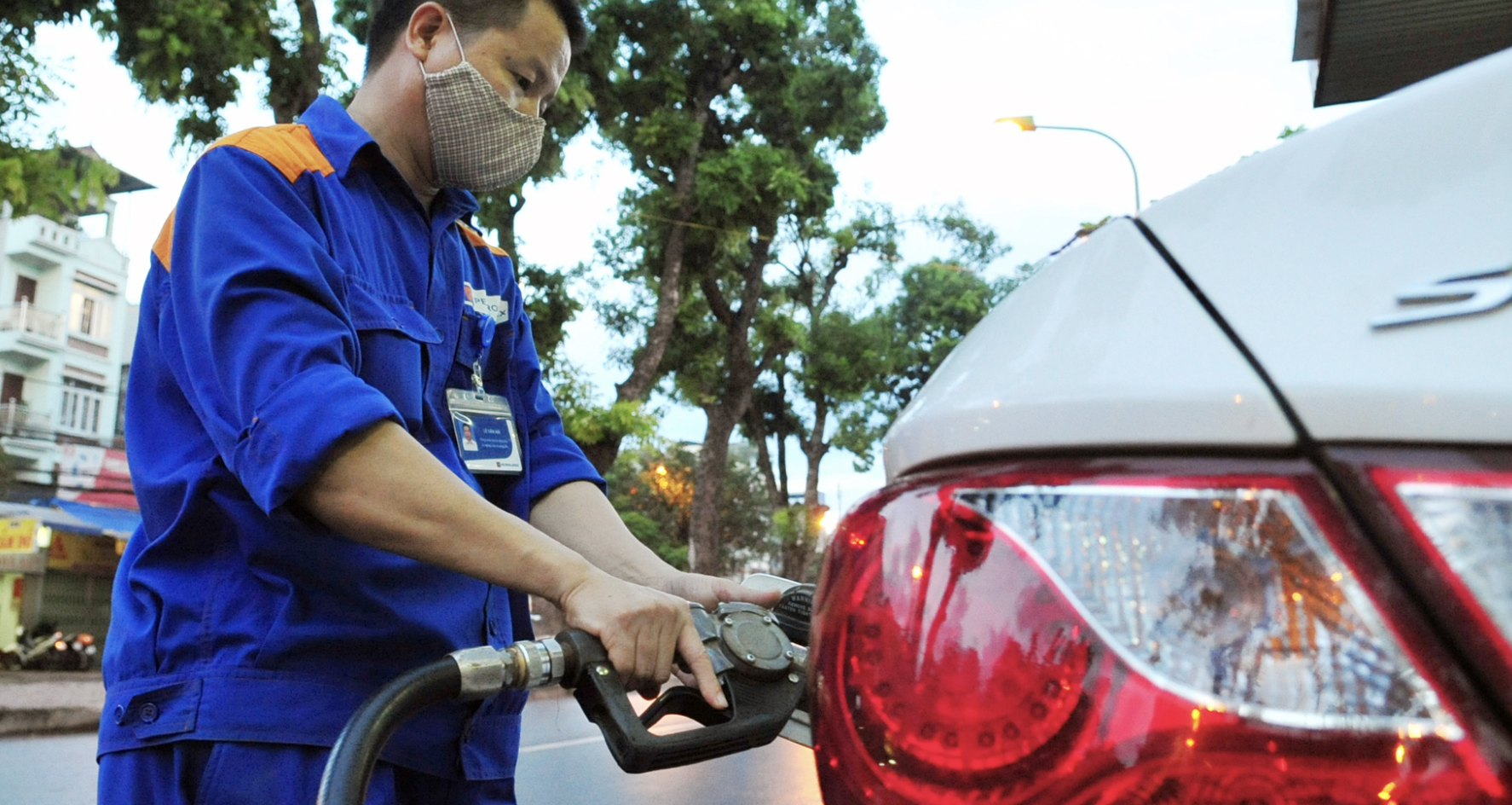 Het Ministerie van Industrie en Handel verduidelijkt of het gebruik van E10-benzine de motor van een