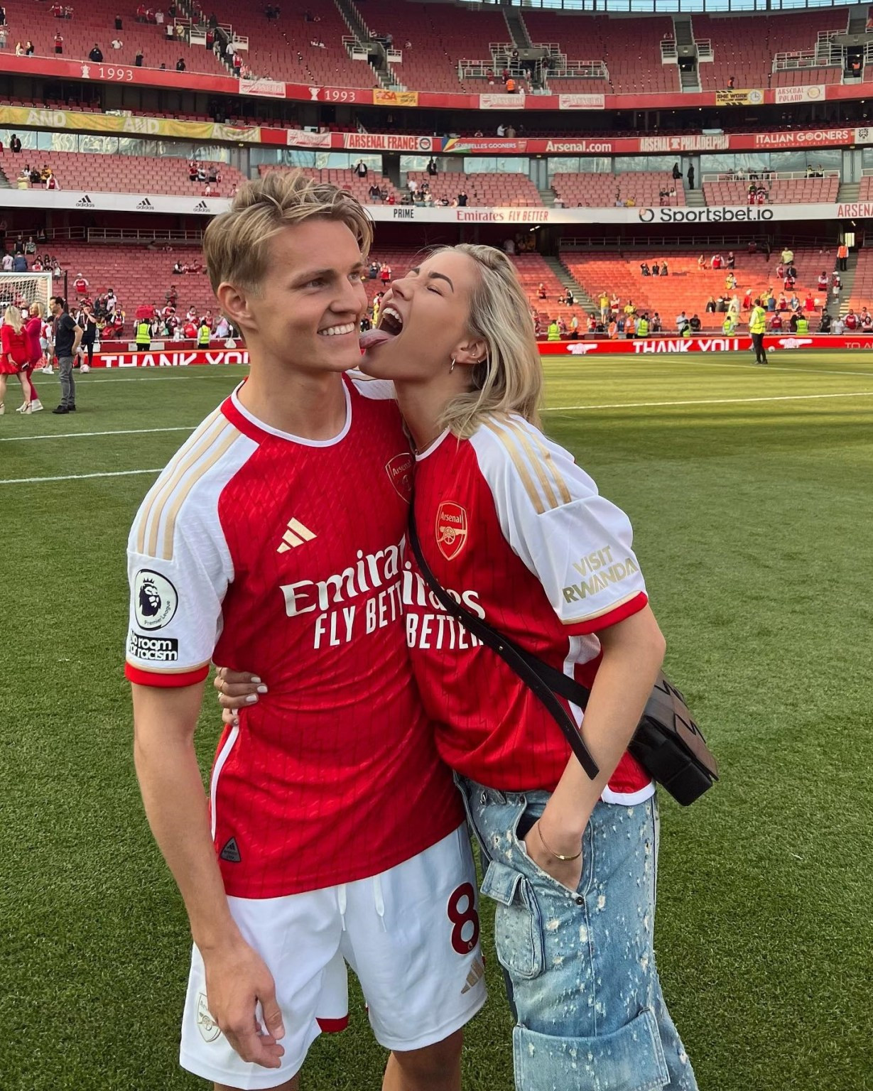 www_thesun_co_uk arsenals martin odegaard posts photo 822138832_013d11 (1).jpg