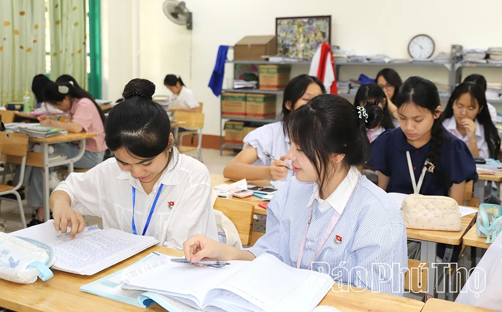 Điểm sáng trong giáo dục, chăm sóc toàn diện cho học sinh dân tộc thiểu số