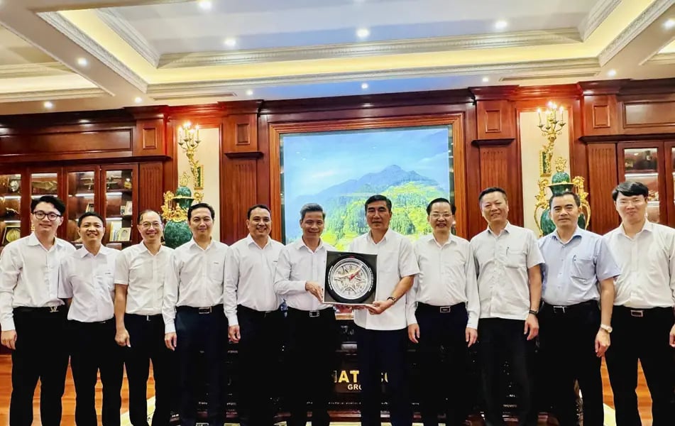 Cao su Đà Nẵng (DRC) là đơn vị thuộc Vinachem có thế mạnh trong sản xuất các sản phẩm cao su kỹ thuật chuyên dụng dành cho cầu cảng như đệm chống va, gối cao su và các cấu kiện cao su kỹ thuật phục vụ bến cảng, công trình biển, rất phù hợp Dự án bến cảng container Liên Chiểu. Ảnh: Vinachem.