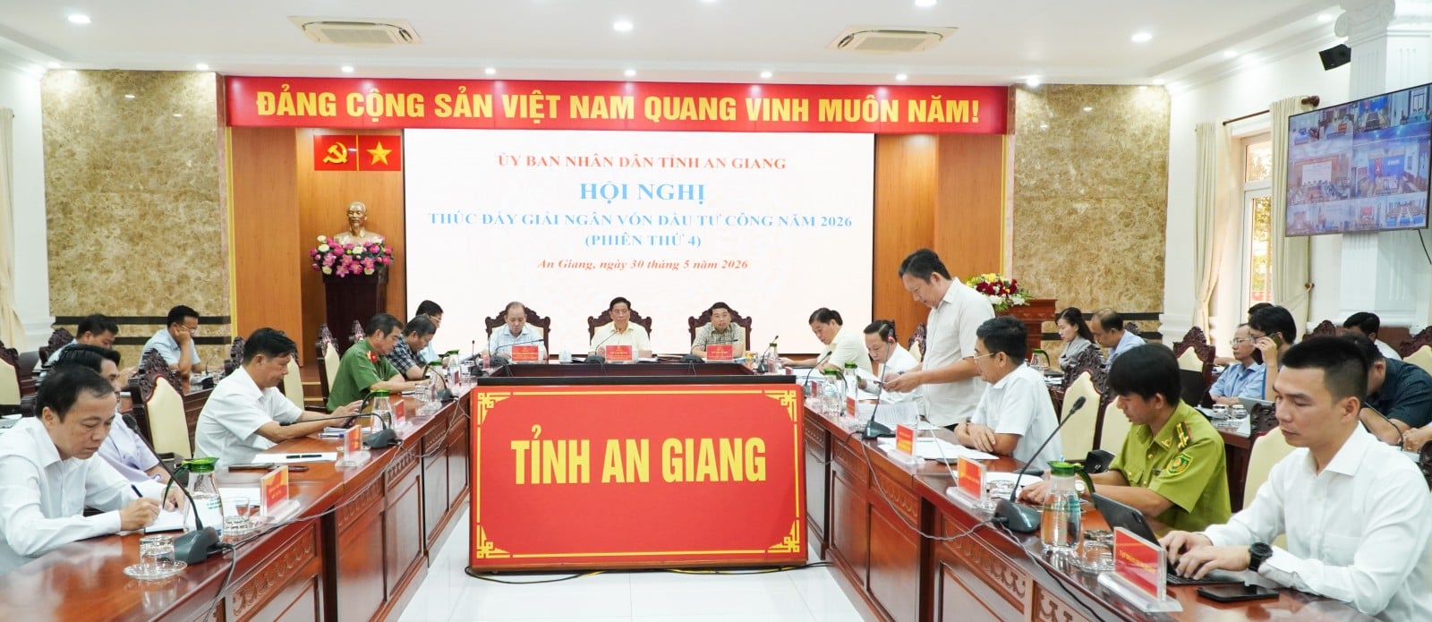 An Giang è determinato ad agire contro gli appaltatori che non rispettano le scadenze.