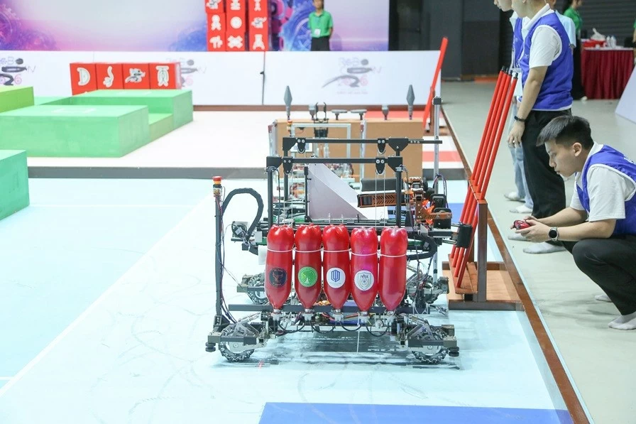 16 đội bước vào vòng Chung kết Robocon Việt Nam 2026
