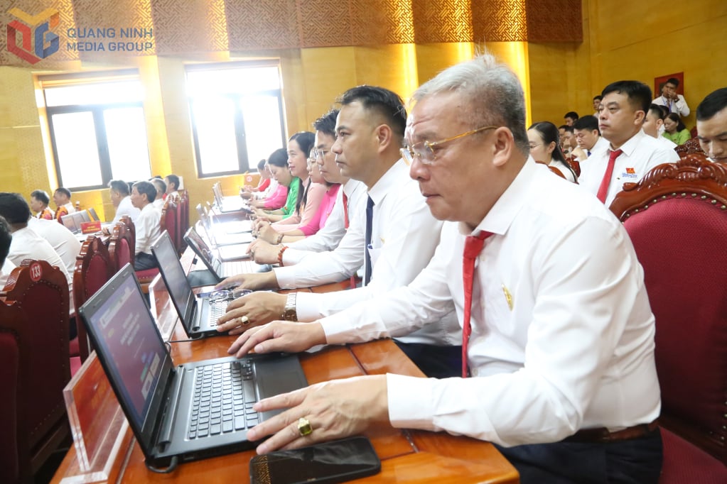 Đại hội đại biểu Đảng bộ xã lần thứ I được tổ chức theo mô hình “không giấy tờ”, áp dụng nhiều giải pháp công nghệ hiện đại.