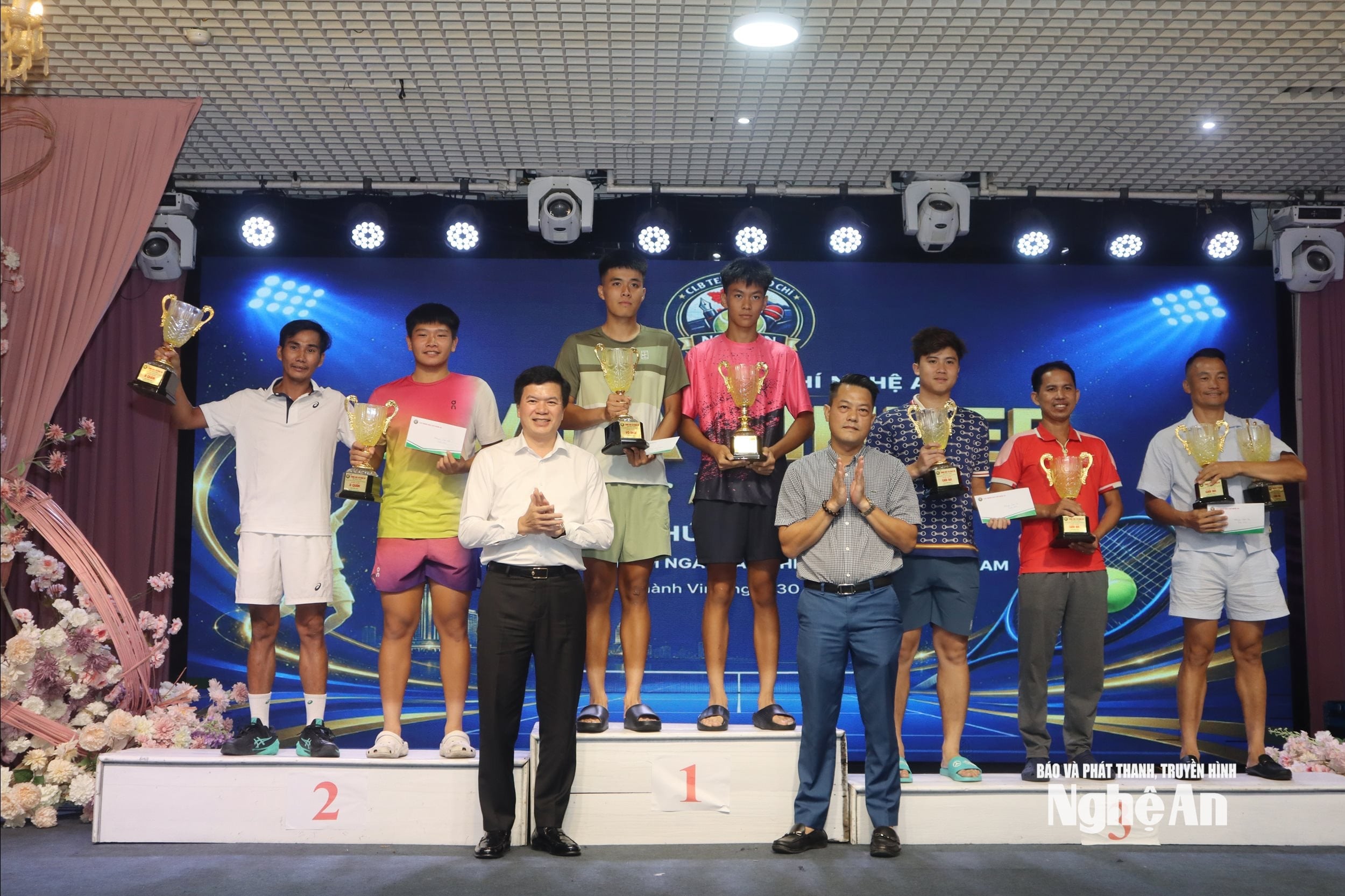 Torneo di tennis per la stampa. Foto di Diep Thanh0