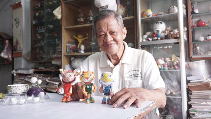 Người kể chuyện World Cup bằng nghệ thuật vỏ trứng - Ảnh 1.