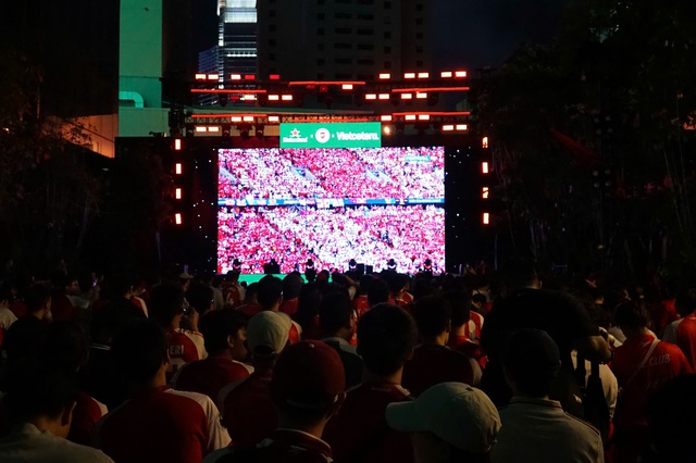 Herec z filmu 'Rudý déšť' kvůli Arsenalu nespí - Foto 4. Diễn viên 'Mưa đỏ' mất ngủ vì Arsenal- Ảnh 4.