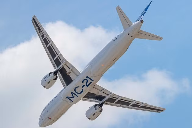 Russland investiert 19,7 Milliarden Rubel in die Entwicklung einer verkürzten Version des Flugzeugs MS-21-210 mit größerer Reichweite.
