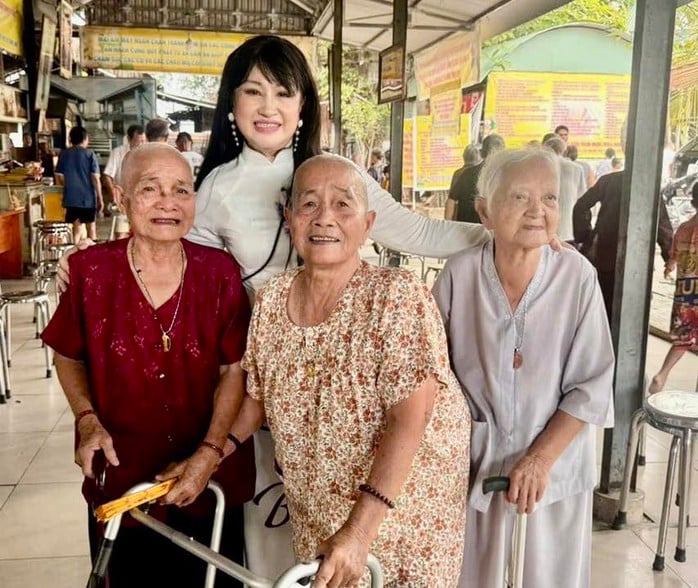 Nghệ sĩ Bích Thủy – Người giữ lửa tình ca Bắc Sơn và tích cực làm từ thiện - Ảnh 3.
