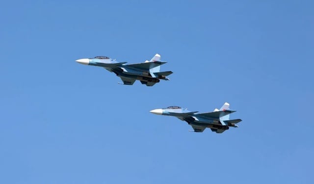 روسیه سری جدیدی از جنگندههای Su-30SM2 را به پرواز درآورد - عکس 1. Nga xuất xưởng lô tiêm kích Su-30SM2 mới- Ảnh 1.