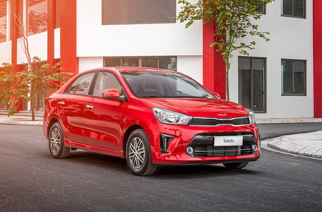 KIA Soluto ưu đãi kỷ lục, giá thực tế dưới 300 triệu đồng - Ảnh 1.