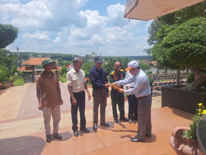 កិច្ចខិតខំប្រឹងប្រែងដើម្បីស្វែងរកសាកសពរបស់ទុក្ករបុគ្គល ង្វៀន វ៉ាន់ គីញ - រូបថតទី 3។ Nỗ lực tìm lại hài cốt liệt sĩ Nguyễn Văn Kính- Ảnh 3.