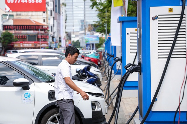 Khi nào TP.HCM chính thức lập vùng phát thải thấp, siết xe xăng dầu? - Ảnh 2.