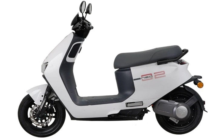 電動バイクの価格は2780万ベトナムドンで、モダンなデザイン、1回の