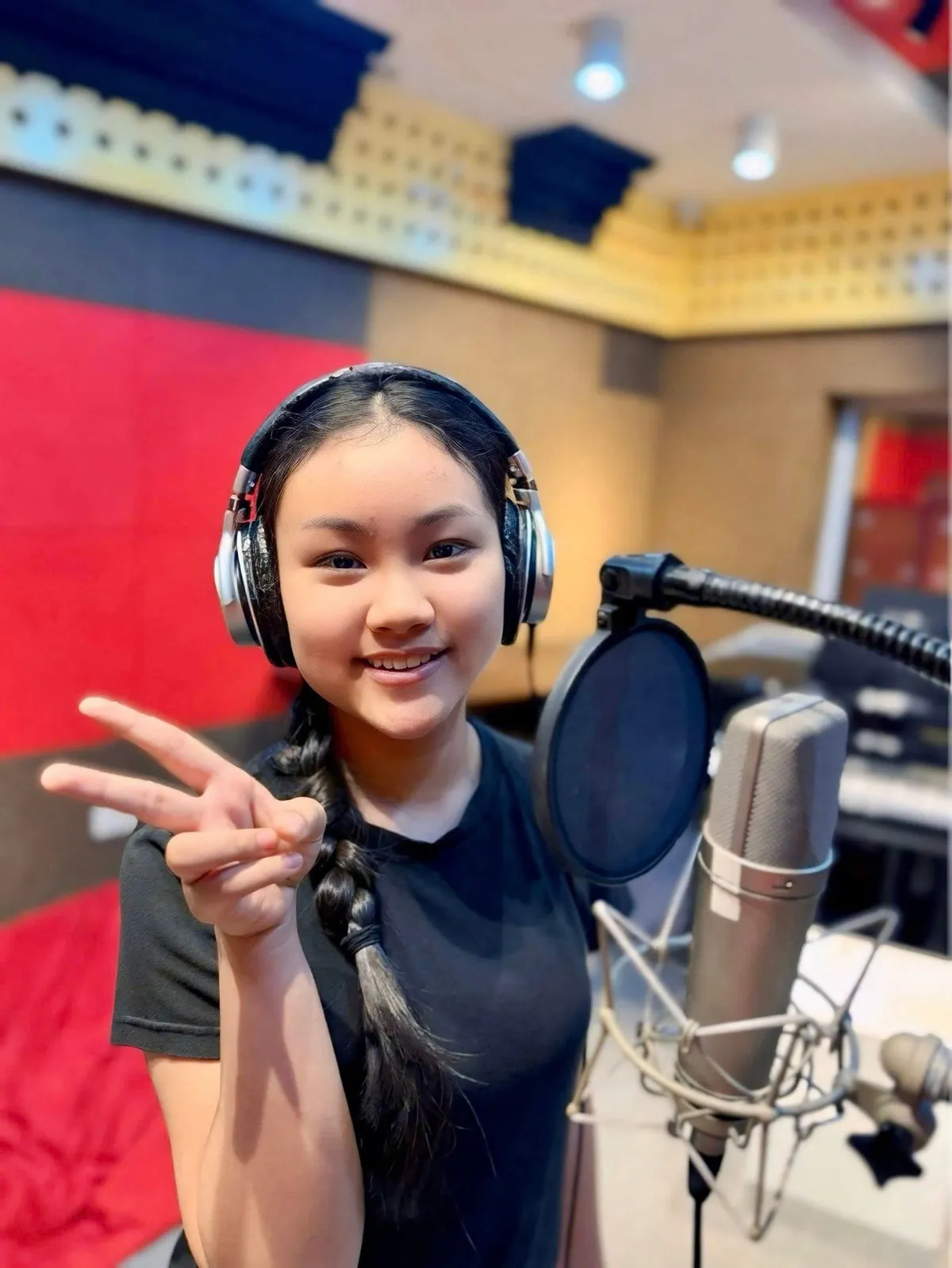 Hòa Minzy nhận món quà đặc biệt trong ngày sinh nhật - Ảnh 2.
