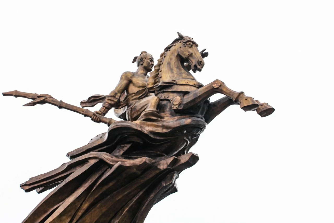 Saint Giong - l'un des Rộn ràng nhịp vó phương Đông