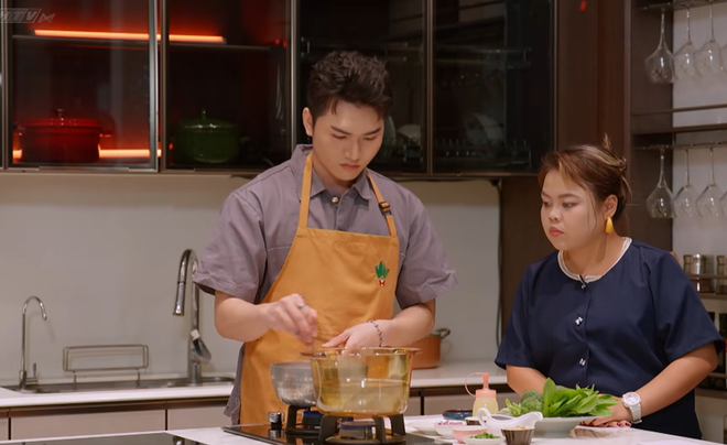 Khách mời liên tục tung chiêu trong cuộc đua 