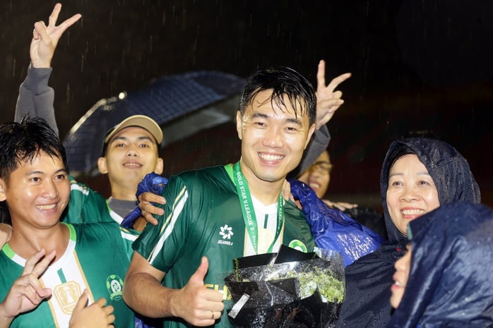 Nguyễn Việt Thắng và hai tấm vé V-League  - Ảnh 3.
