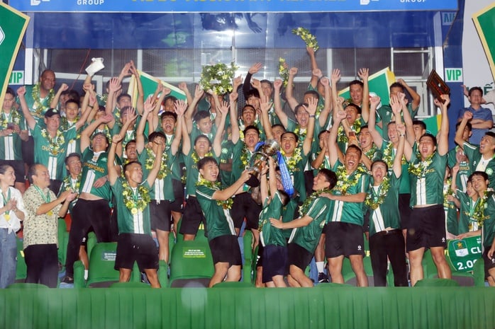 Nguyễn Việt Thắng và hai tấm vé V-League  - Ảnh 4.