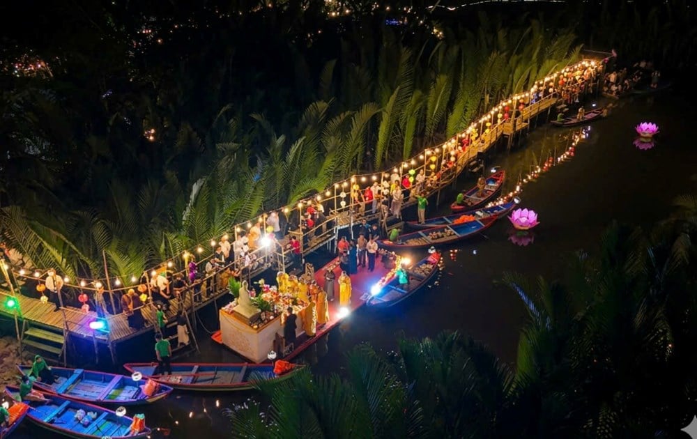 Ribuan lampion menerangi malam di hutan kelapa Tịnh Khê - foto 4