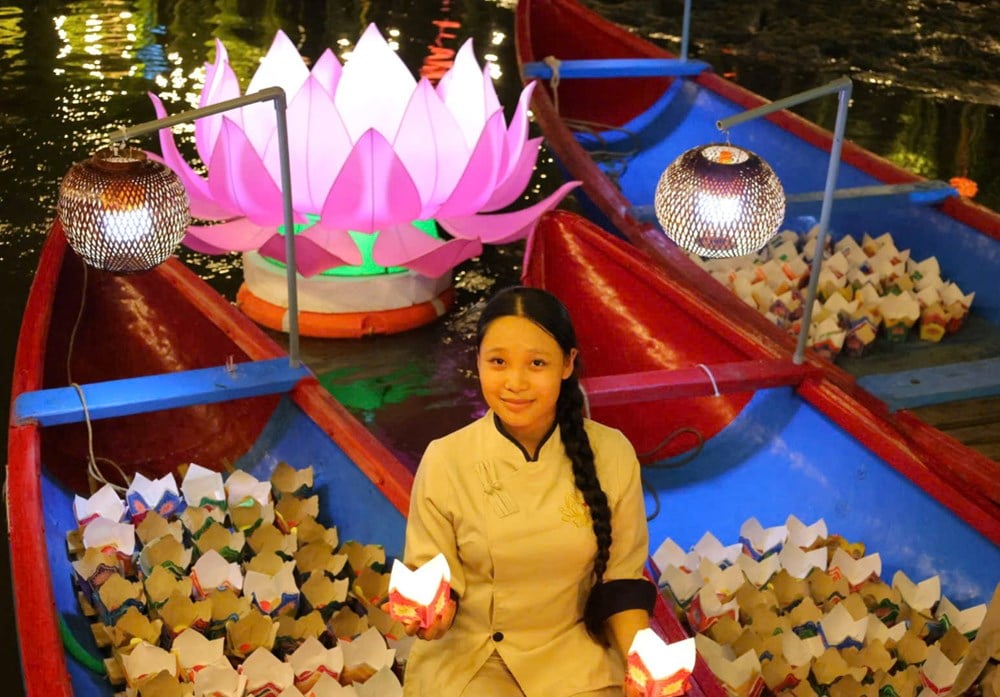 Ribuan lampion menerangi malam di hutan kelapa Tịnh Khê - foto 7