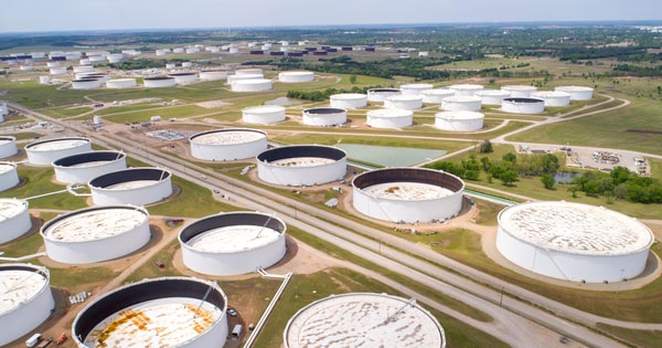 Precios del petróleo se desploman ante señales de estabilidad en Oriente Medio