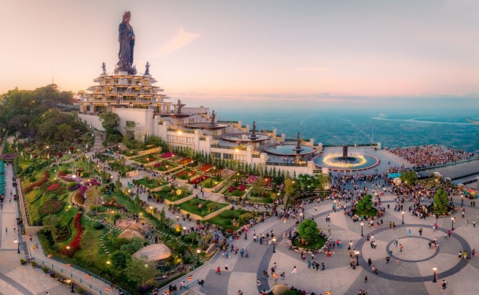 Đề xuất nâng phí tham quan núi Bà Đen lên 20.000 đồng/lượt - Ảnh 2.
