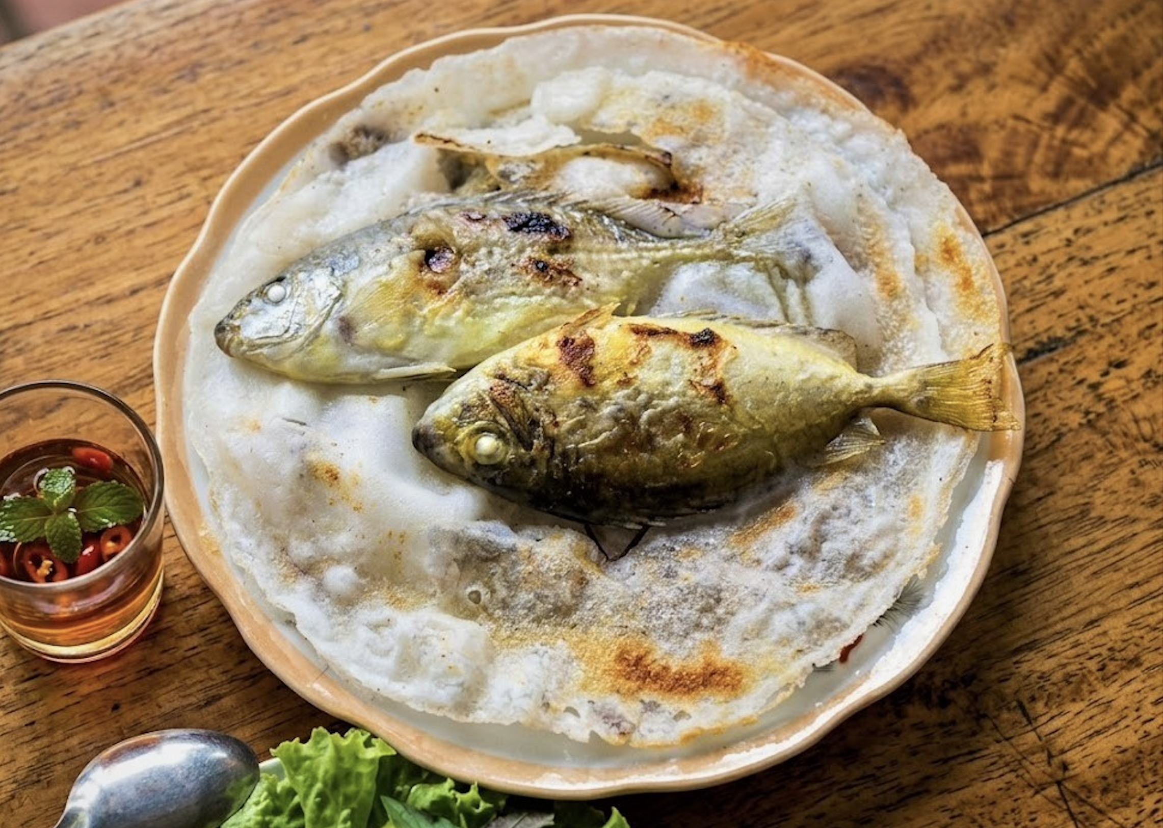 フエの伝説、鯨肉パンケーキとは？