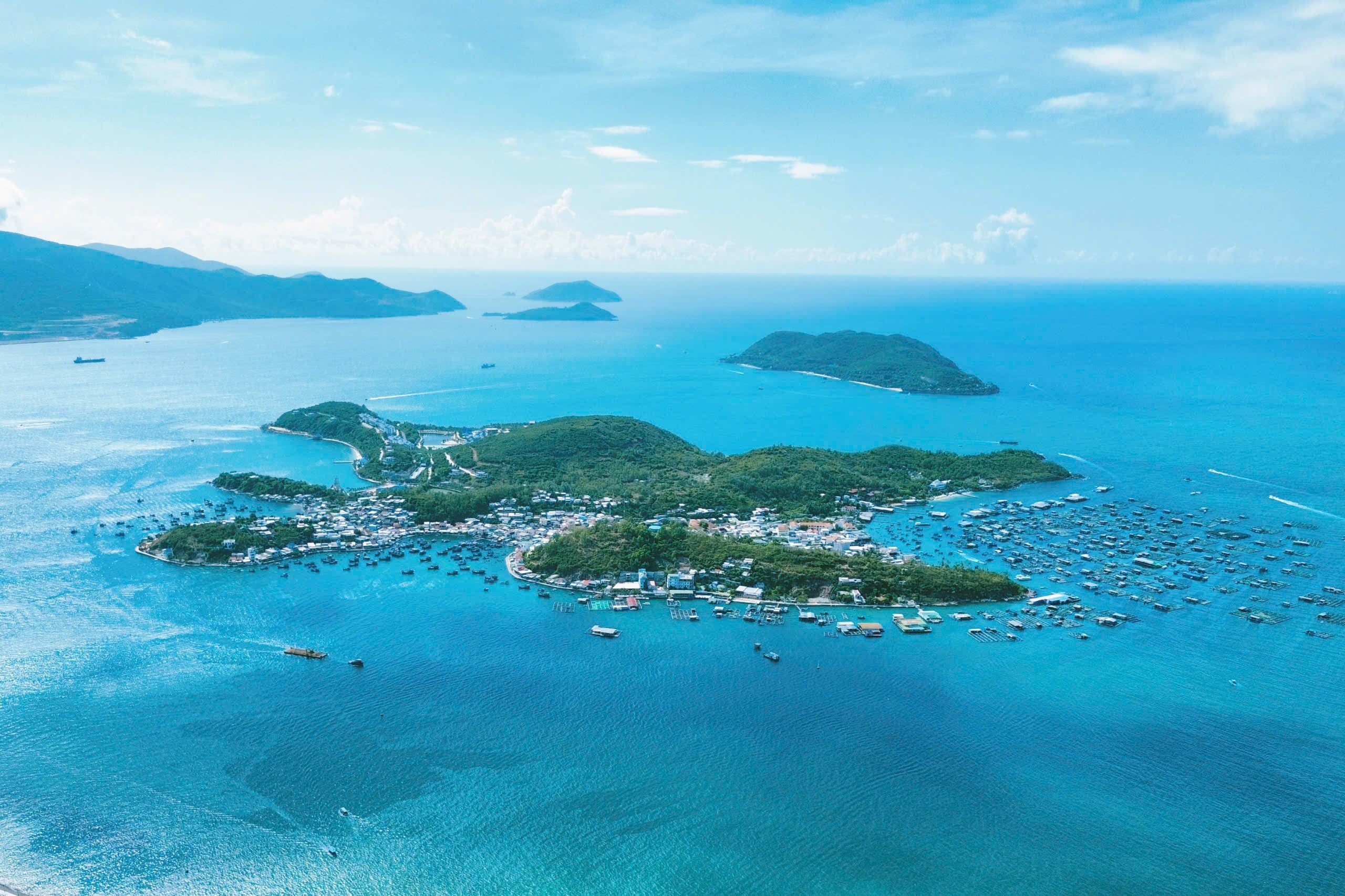 Khanh Hoa province is creating a series of films telling cultural stories to attract tourists this summer - Photo 4.