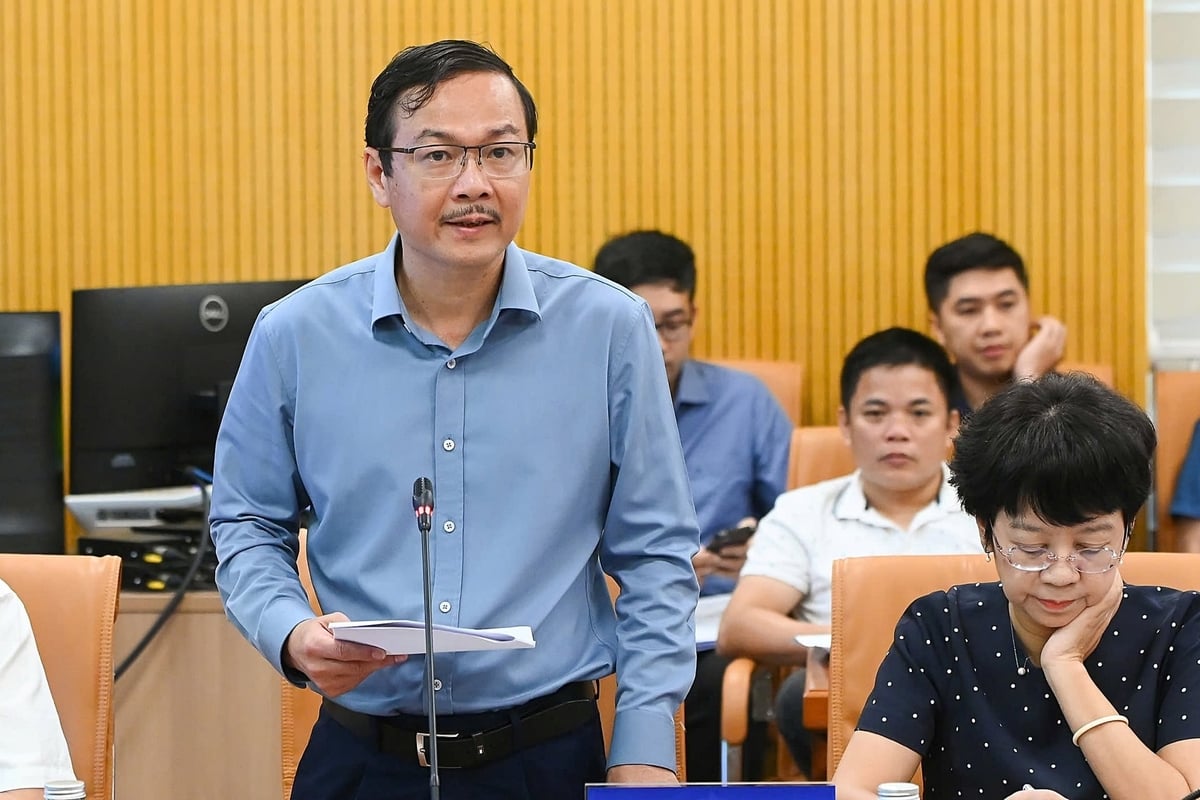 Tổng Biên tập Báo Nông nghiệp và Môi trường Nguyễn Ngọc Thạch chia sẻ thông tin tại họp báo. Ảnh: Tùng Đinh.