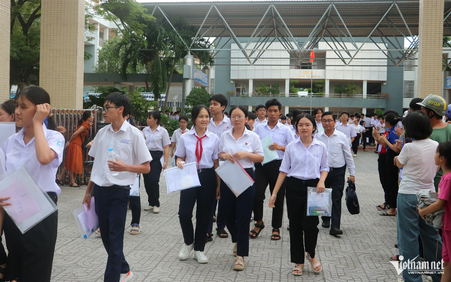 W-thi môn tiếng anh vào lớp 10 ở tphcm.JPG.jpg