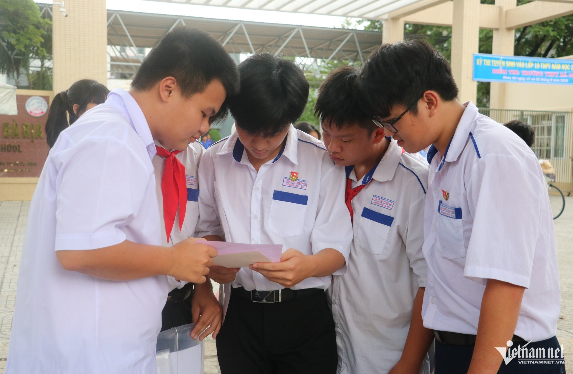 W-thi môn tiếng anh vào lớp 10 ở tphcm.4.JPG.jpg